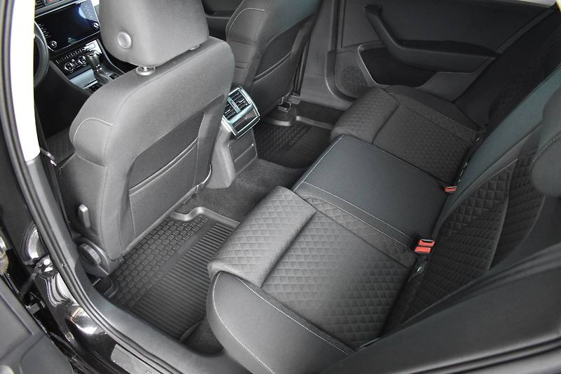Škoda Superb (2023) 2.0TDI 147kW DSG 4x4,tažné - fotka 11 z 25