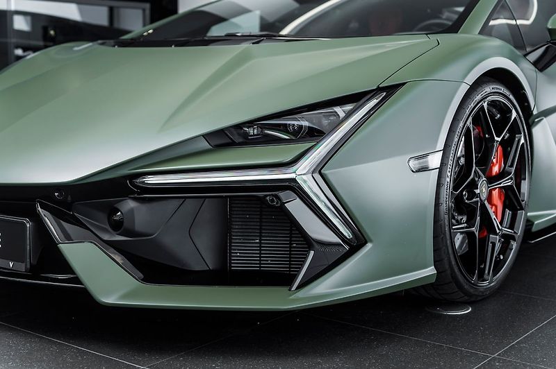 Lamborghini Revuelto - fotka 13 z 27