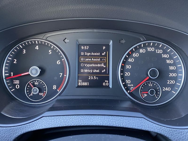 Volkswagen Sharan 1,4 TSI 110 kW Highline DSG - fotka 9 z 27
