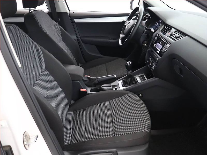 Škoda Octavia (2015) Ambition 1.6 TDI, Tempomat - fotka 7 z 14