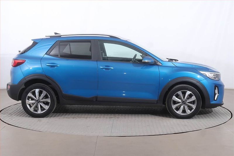Kia Stonic (2022) 1.0 T-GDI, Automat, Serv.kniha - fotka 6 z 22