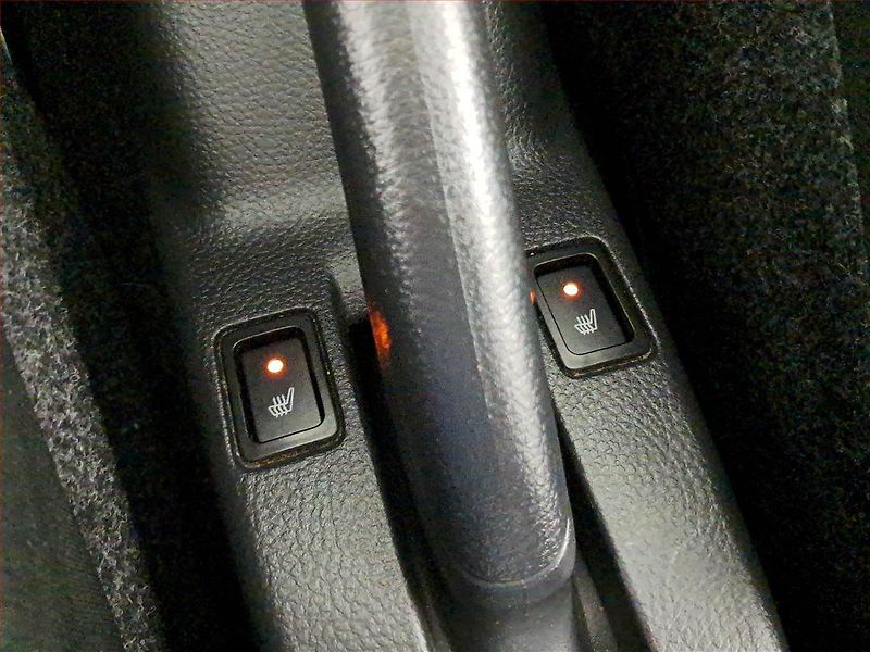 Suzuki Swift (2012) 1.6 Sport, Xenony, Tempomat - fotka 19 z 19