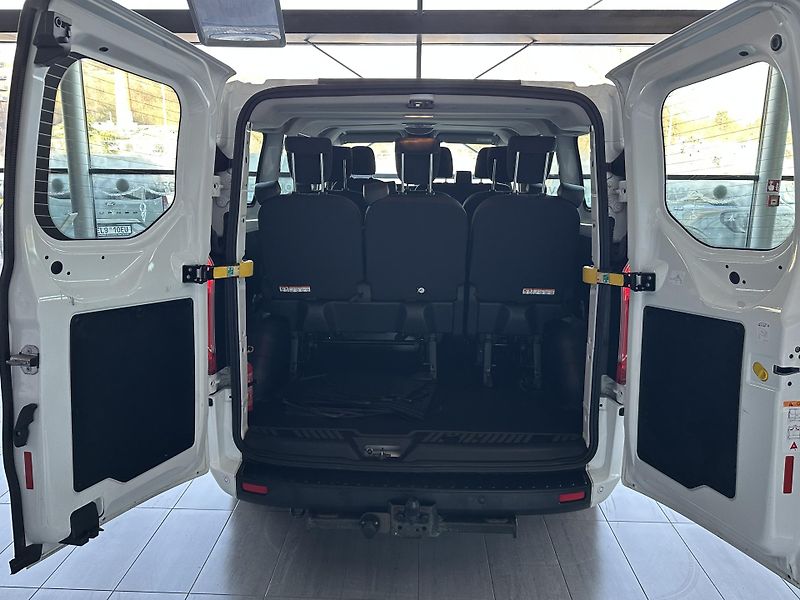 Ford Transit Custom Trend 340 L1 2.0EB 130k kombi - fotka 9 z 23
