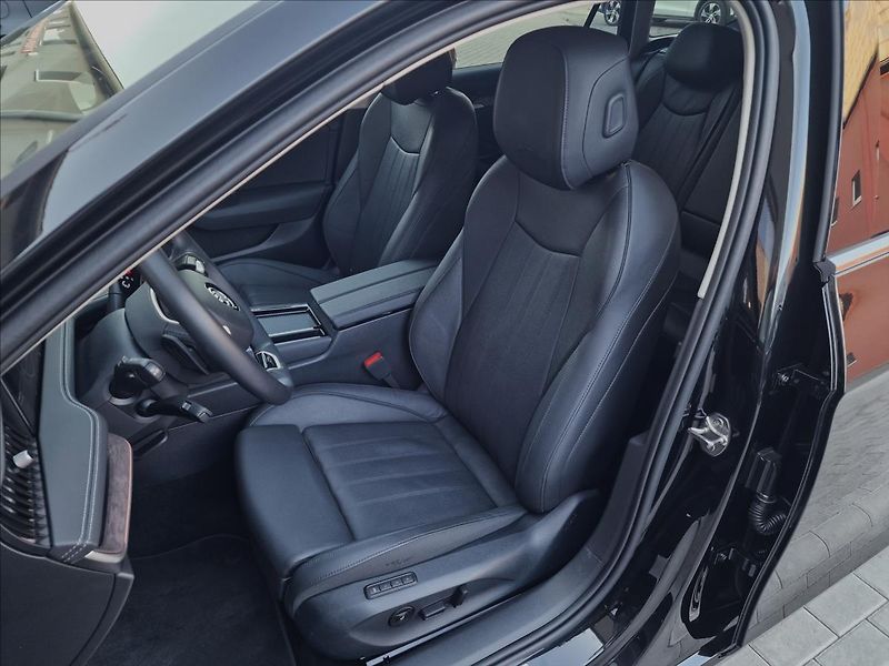 Škoda Superb 1.5 TSI DSG 110kW L&K Combi - fotka 39 z 50