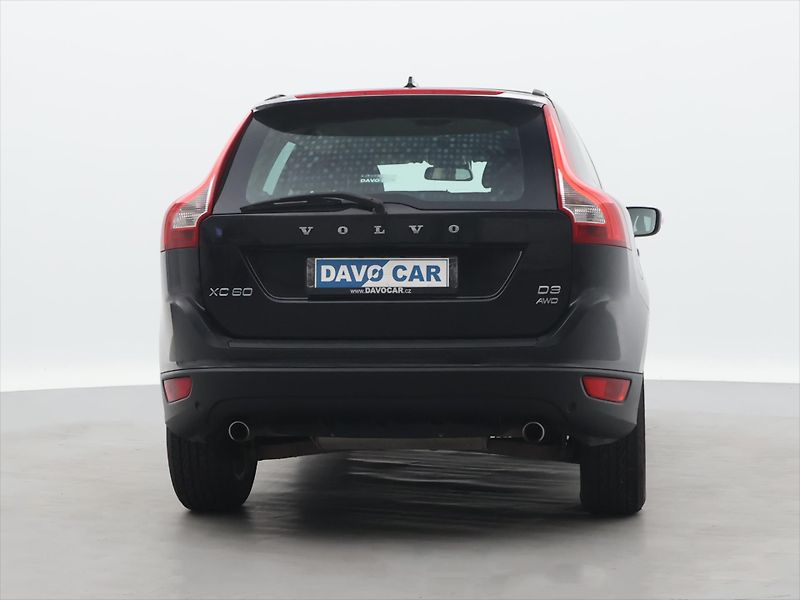 Volvo XC60 2,4 D3 120kW Momentum AWD AUT - fotka 6 z 33