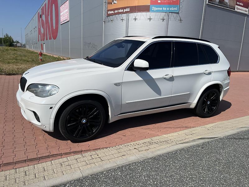 BMW X5 40D XDRIVE M-Packet - fotka 2 z 34