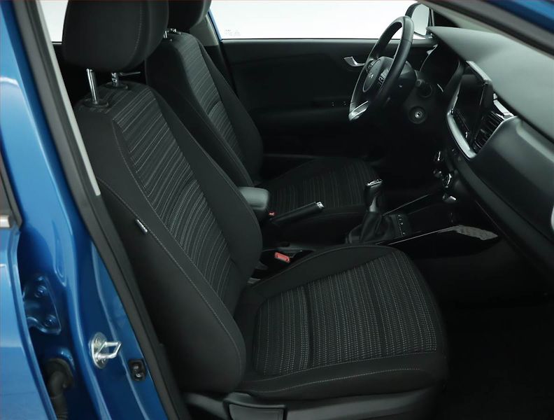 Kia Stonic (2023) Exclusive 1.0 T-GDI, EXCLUSIVE - fotka 9 z 15