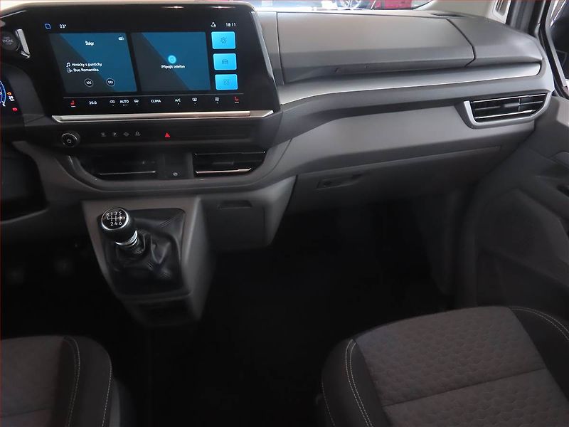 Volkswagen Caravelle (2025) Life 2.0 TDI, ČR, DPH - fotka 8 z 17