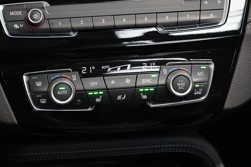 BMW X1 Xdrive20d,ČR,ACC,Tažné,Pano - fotka 24 z 37