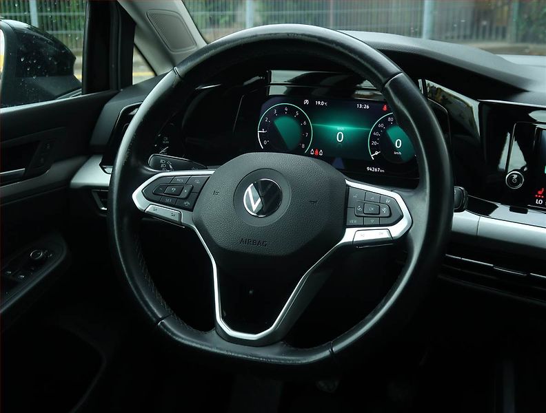 Volkswagen Golf (2021) Life 1.5 TSI, ČR,1.maj - fotka 22 z 22