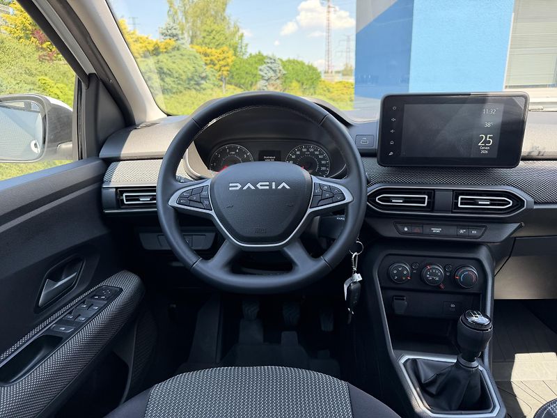 Dacia Sandero 1,0i 67kW LPG  - fotka 10 z 21