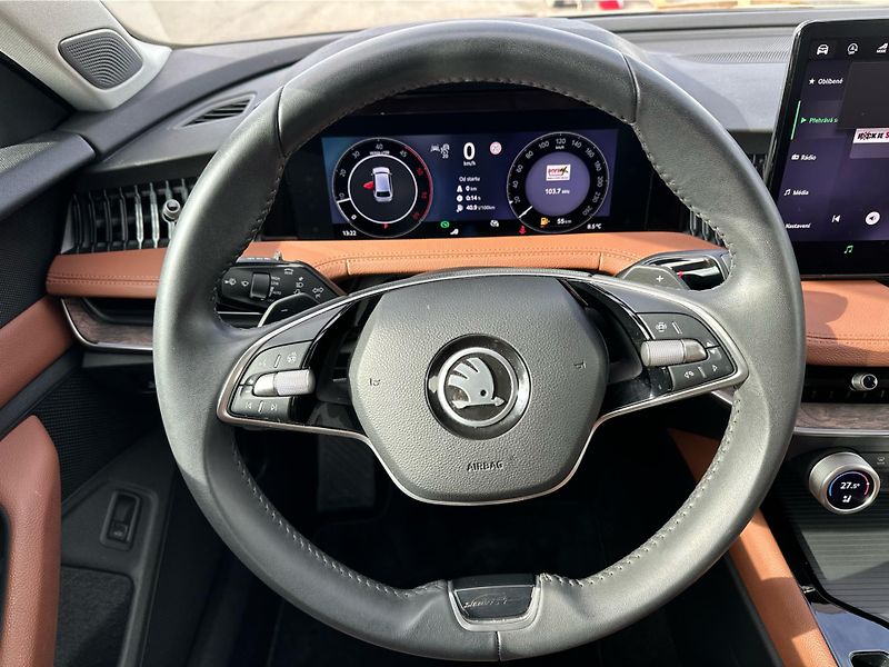 Škoda Superb 2.0 TDI /142kW 7st.aut.DSG 4x4 - fotka 16 z 23