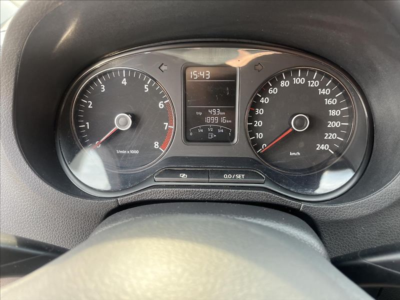 Volkswagen Polo 1.2 HTP KLIMA STK 8/2028 - fotka 20 z 30
