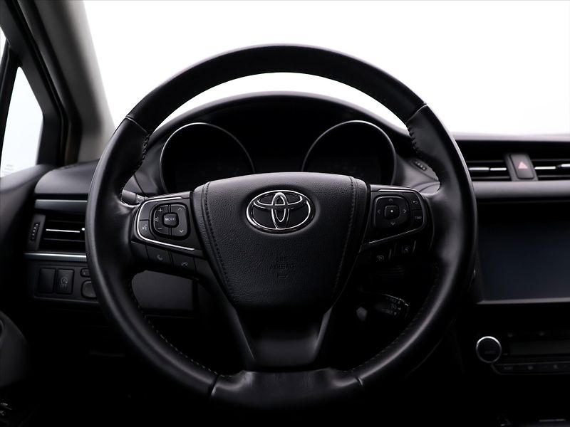 Toyota Avensis 2,0 D-4D 105kW Aut.klima CZ - fotka 17 z 36