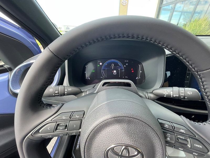 Toyota Aygo 1.5 Hybrid automat Style Smart - fotka 20 z 27