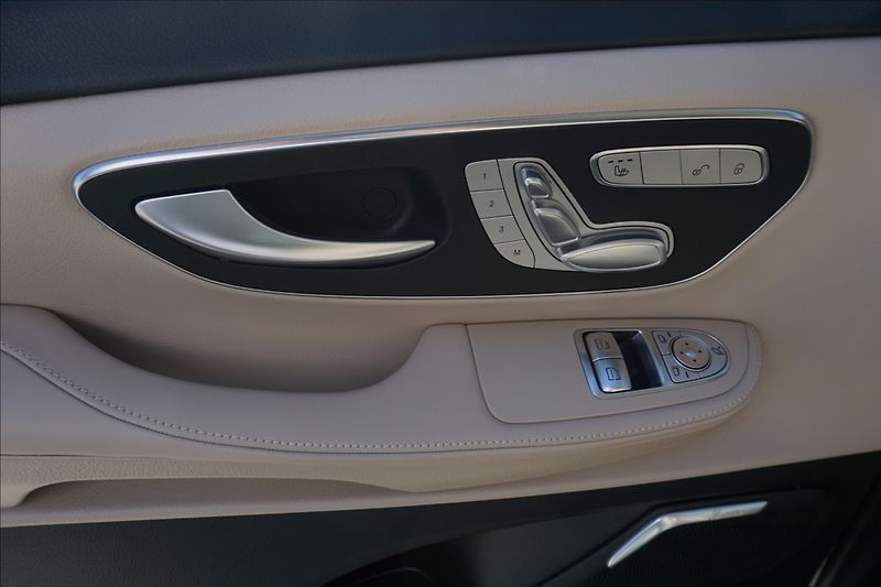 Mercedes-Benz Třídy V 2,0 V 300d EXC 4M L,CZ,záruka - fotka 17 z 31