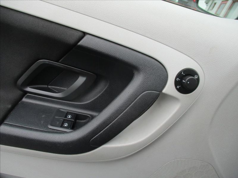 Škoda Fabia 1,2 TSI, digiklima,serviska, - fotka 15 z 30