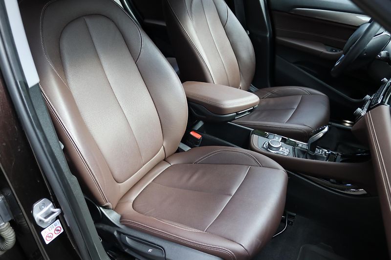 BMW X1 XDRIVE 25i F48 170kW - fotka 49 z 50