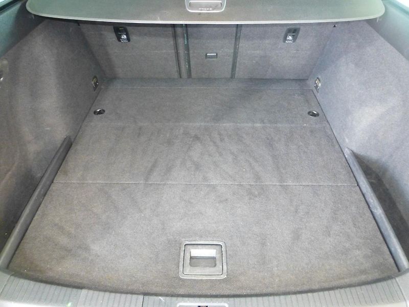 Volkswagen Golf (2014) 1,6TDI*NAVI*DIGI**ALU**PARK.S - fotka 24 z 24