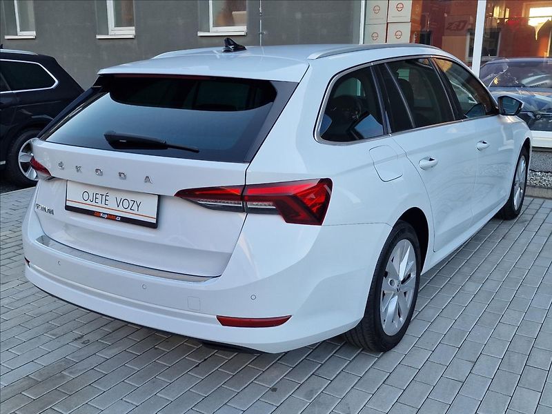 Škoda Octavia 2.0 TDI Style Tažné,ČR,1.Maj. - fotka 10 z 50