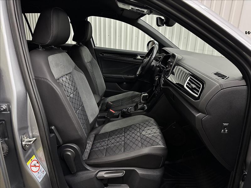 Volkswagen T-Roc R-LINE ACC NEZ-TOP 2XALU DPH - fotka 40 z 46