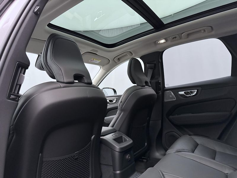 Volvo XC60 (2026) T6 AWD AUT DARK ULTRA - fotka 18 z 24