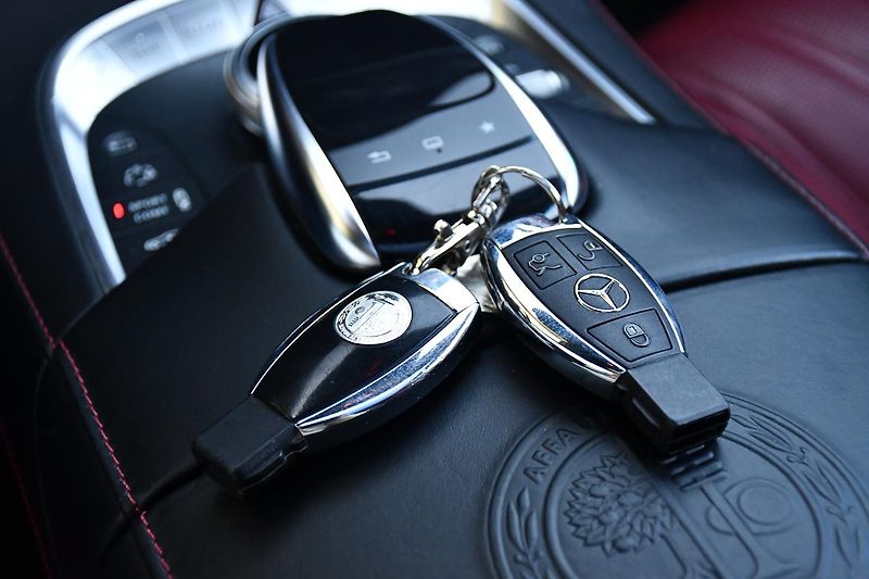 Mercedes-Benz Třídy S 63 AMG 4MATIC TOP VÝBAVA - fotka 43 z 49