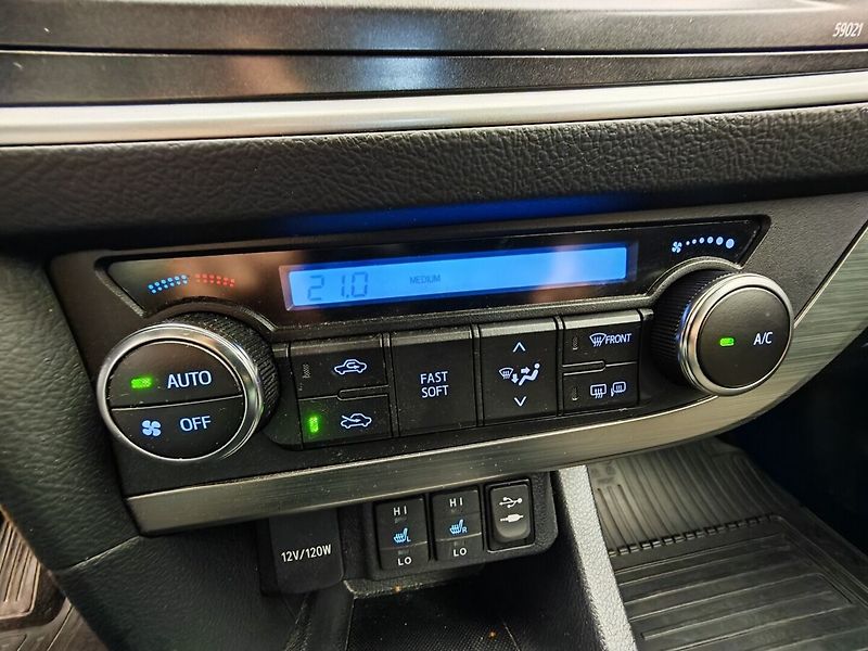 Toyota Auris 1.3 Dual VVT-i Active - fotka 28 z 30