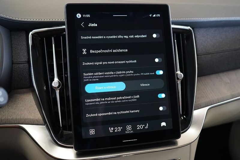 Volvo XC90 T8 PLUS Bright, Vzduch, 360° - fotka 35 z 50