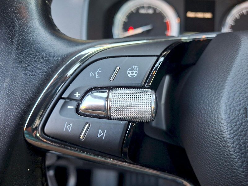 Škoda Karoq (2020) Style DSG 1,5TSi 110kW - fotka 32 z 35
