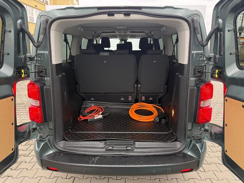 Toyota ProAce Verso BEV 75kWh Business Comfort L2 - fotka 10 z 29