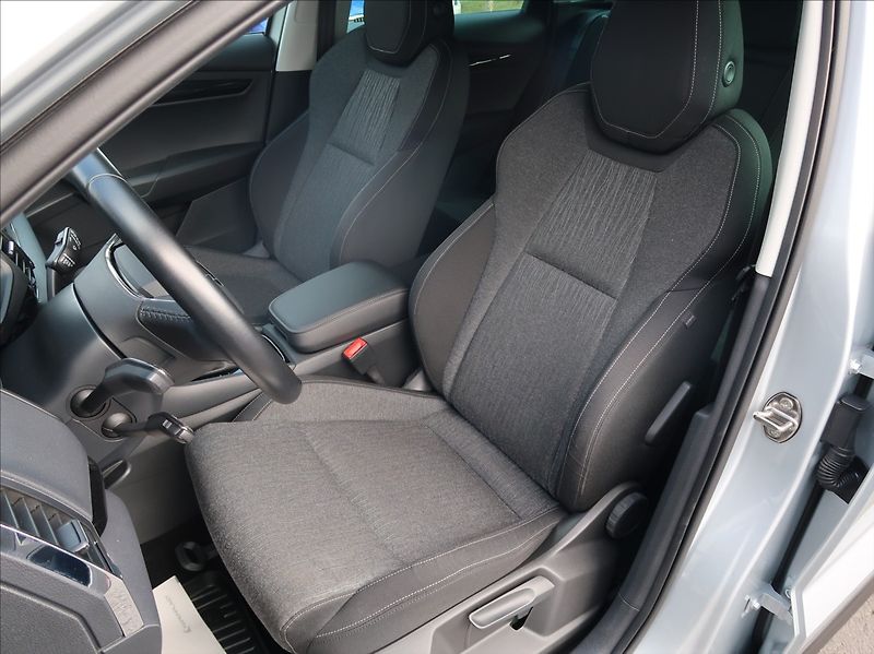 Škoda Karoq 2,0 TDi,110kW,Style,1majČR,4X4 - fotka 10 z 30