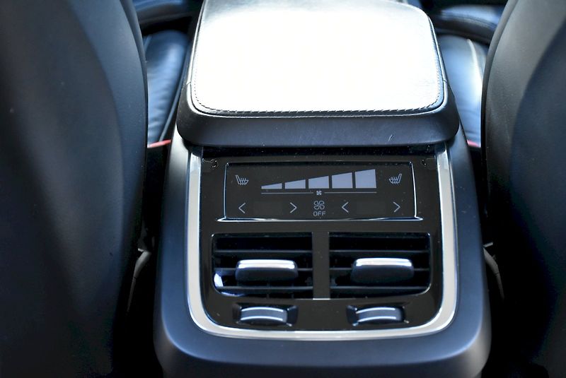 Volvo XC90 (2016) D5 - fotka 22 z 32