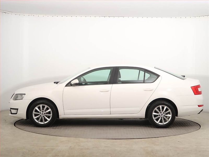 Škoda Octavia (2015) Ambition 1.6 TDI, Serv.kniha - fotka 3 z 14