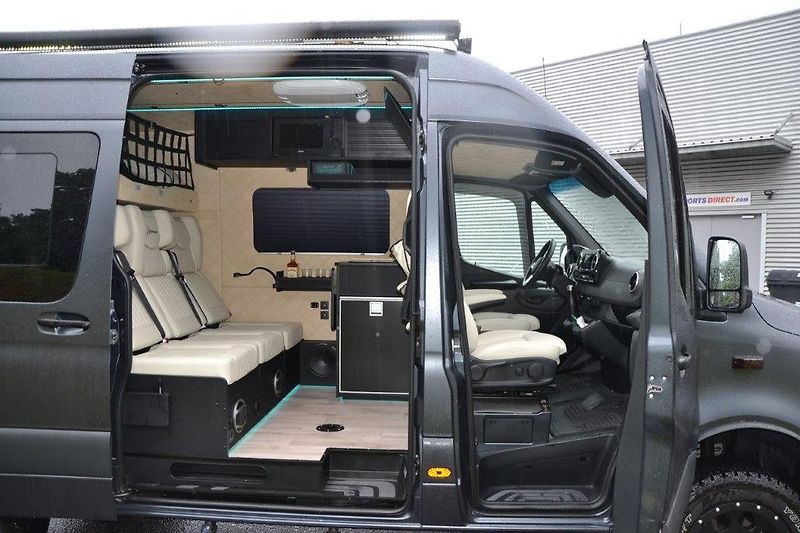 Mercedes-Benz Sprinter Sprinter 319  Camper V6 4x4 - fotka 51 z 86