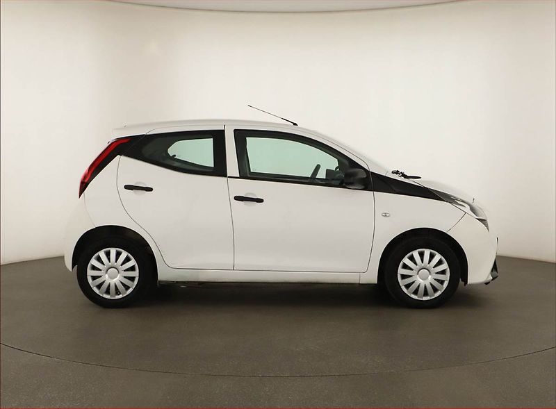 Toyota Aygo (2021) 1.0 VVT-i, LPG - fotka 6 z 12