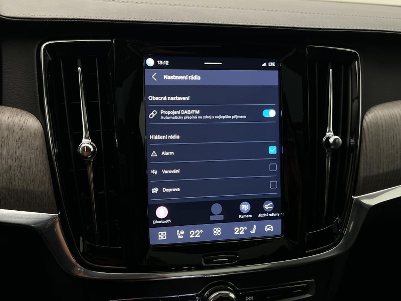 Volvo V90 CC B4 AWD PLUS AUT - fotka 34 z 45
