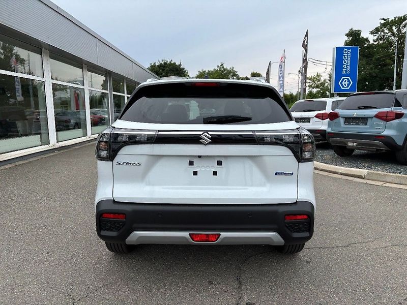 Suzuki S-Cross 4x4 automat Premium - fotka 6 z 11