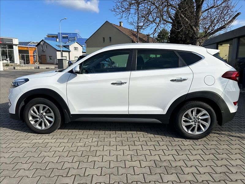 Hyundai Tucson 2,0 CRDi 4WD LP STYLE AT - fotka 2 z 26