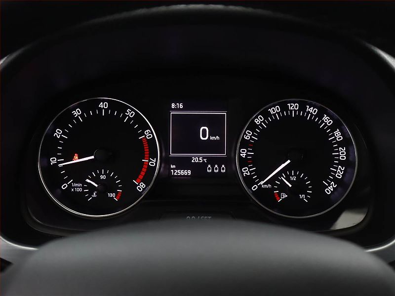 Škoda Fabia (2015) Ambition 1.0, ČR,1.maj - fotka 9 z 13