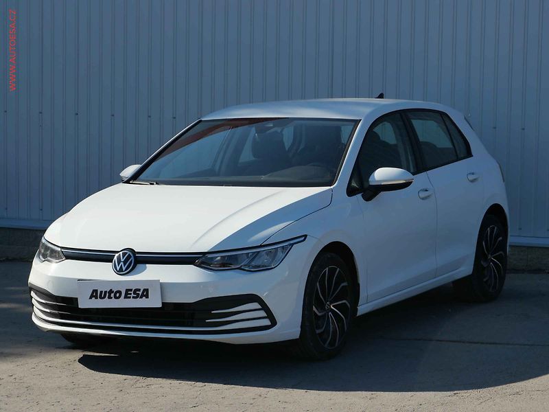 Volkswagen Golf (2021) 1.0 TSi, ČR, DSG, LED, park. - fotka 3 z 26