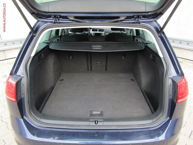 Volkswagen Golf (2016) 1.0 TSi, Navi - fotka 7 z 20