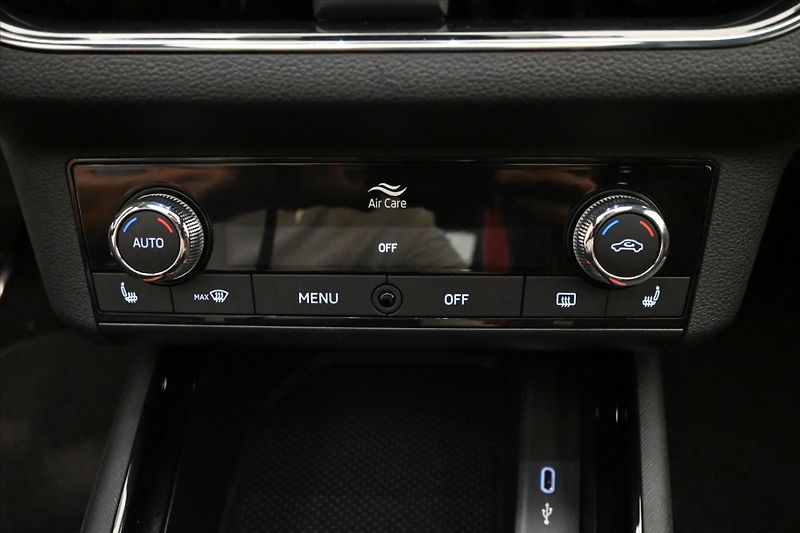 Škoda Kamiq 1,0 TSI 81kW MONTE CARLO Záruk - fotka 17 z 25