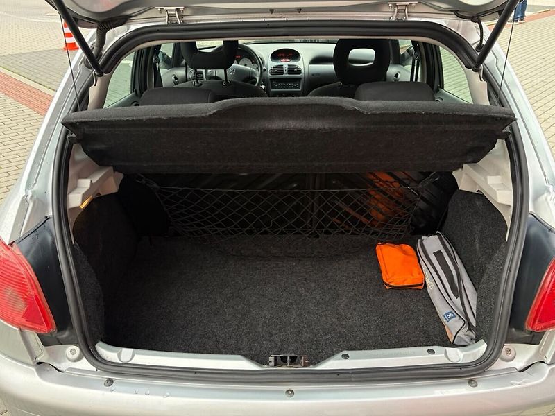 Peugeot 206 1.4 - fotka 16 z 16