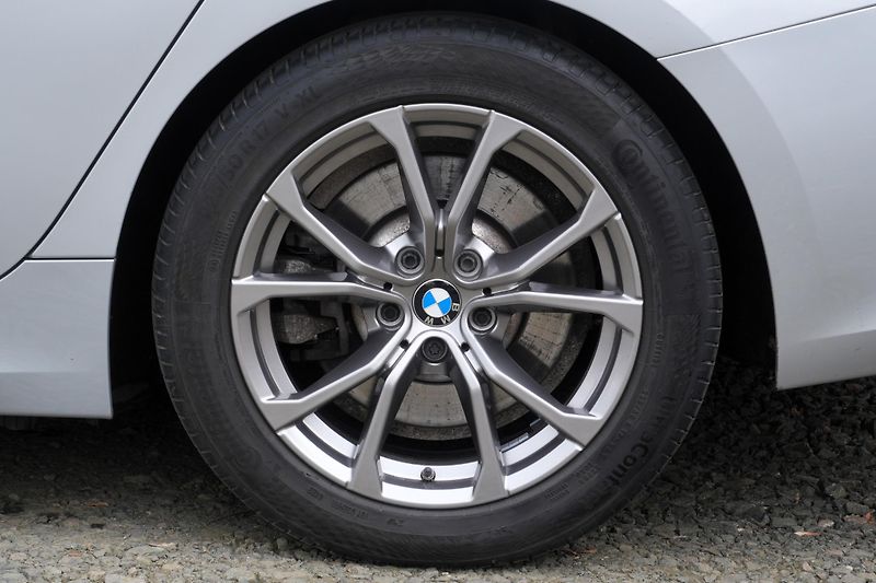 BMW Řada 3 330e xDrive, ACC, Tažné - fotka 5 z 39