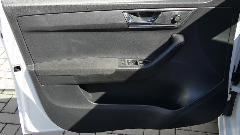 Škoda Fabia 1,2 TSI STYLE - fotka 8 z 22