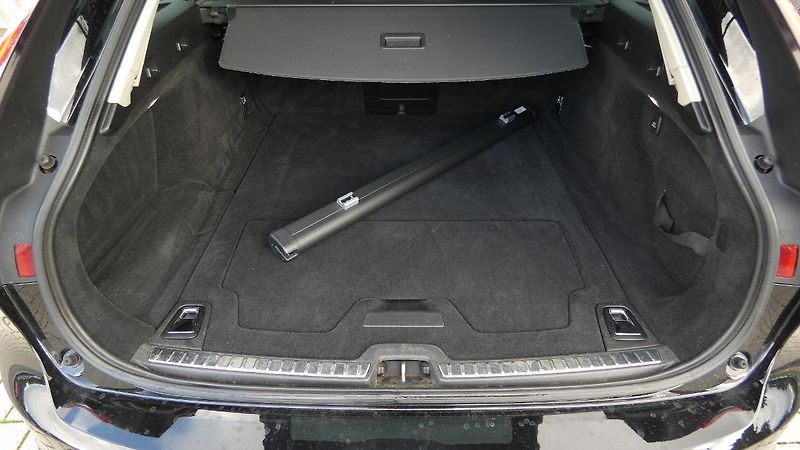 Volvo V90 B4 AWD Diesel Momentum - fotka 20 z 23
