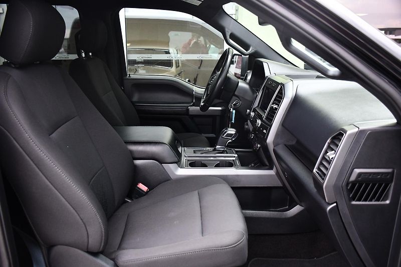 Ford F-150 2.7 L ECOBOOST XLT SPORT 4X4 - fotka 17 z 38