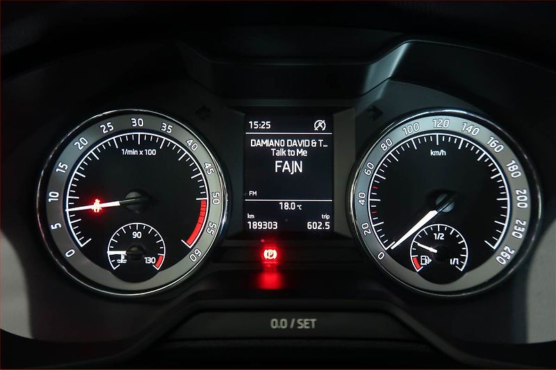 Škoda Octavia (2017) Style Plus 1.6 TDI, Tempomat - fotka 11 z 18