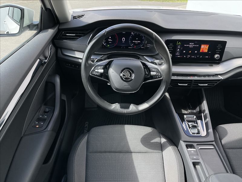 Škoda Octavia 2,0 TDI DSG Ambition Plus LED - fotka 7 z 22